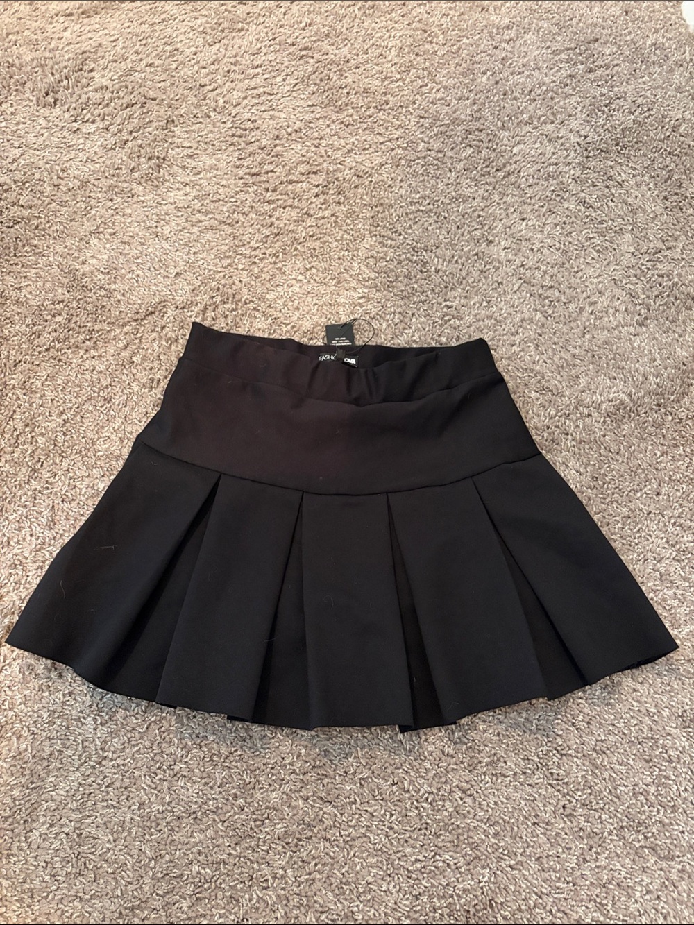 Fashion Nova Black Pleated Skater Mini Skirt